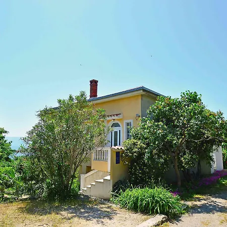 Apartment Irena *